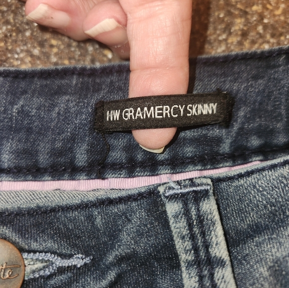 Nanette Lepore Embroidered Blue Jeans Size 8 High Rise Gramercy Skinny Distress - Picture 10 of 15